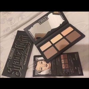 Kat Von d Shade and light contour